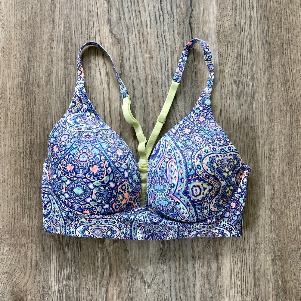 Body By Victoria Lightly Lined Plunge Bra 32D